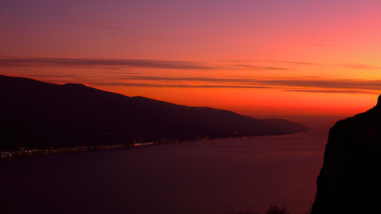 La Quiete 30 Lake View Apartment By Gardadomusmea Tremosine Dış mekan fotoğraf